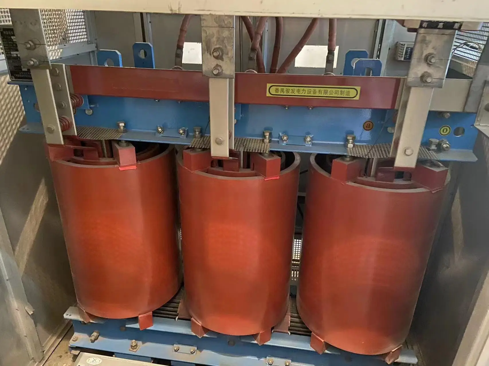 舊變壓器回收就選深圳市鑫進(jìn)發(fā)再生資源回收有限公司，專(zhuān)業(yè)回收多類(lèi)變壓器，價(jià)格合理服務(wù)優(yōu)