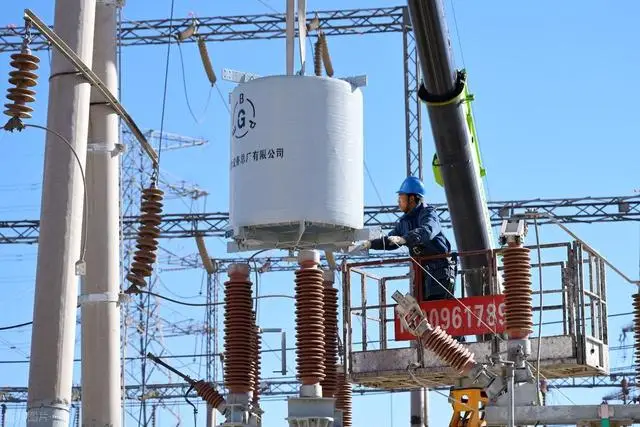 訂單排到2029年、價(jià)格飆升30%，歐美為何排隊(duì)瘋搶中國(guó)變壓器？
